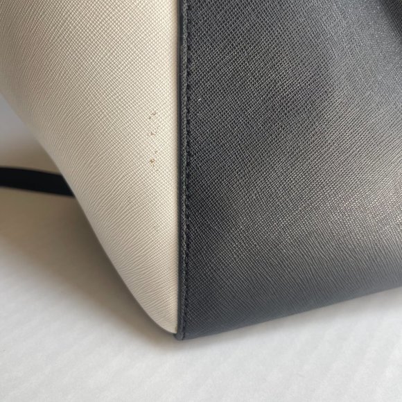 DKNY MEDIUM SIZE BLACK AND WHITE BAG - Picture 9 of 9